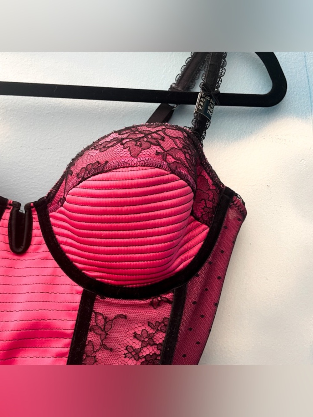 Dita Von Teese hot pink longline bra 34c NWOT